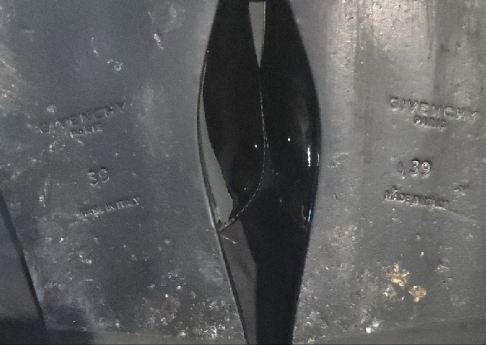 Givenchy Black Patent Leather Logo Slide Mules - Picture 4 of 5